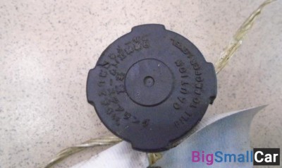 Крышка бачка гидроусилителя от Nissan Cefiro 2 1994-2000