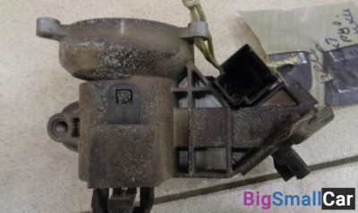 Кронштейн рулевой колонки от Opel Corsa D 2006-2014