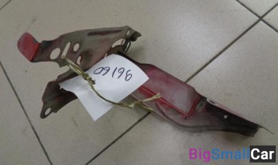 Кронштейн фар правый от Audi 80 B3 1986-1991