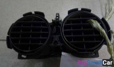 Дефлектор воздушный в заднюю консоль от Peugeot 308 1 2007-2013