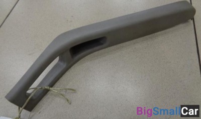 Накладка обшивки двери передней левой от Toyota Yaris 2005-2011