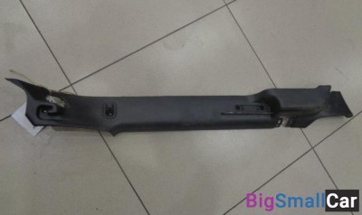 Направляющая шторки багажника правая от Subaru Outback BH 1999-2003