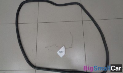 Уплотнитель проема двери багажника от Audi A4 B7 2004-2007