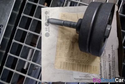 Ролик обводной на авто Golf