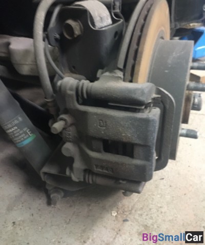 Суппорт задний правый Nissan x-trail t31 2008