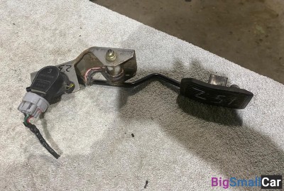 Педаль газа Nissan Sunny 15