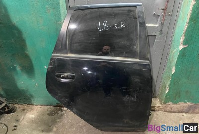 Дверь задняя правая Mitsubishi Colt