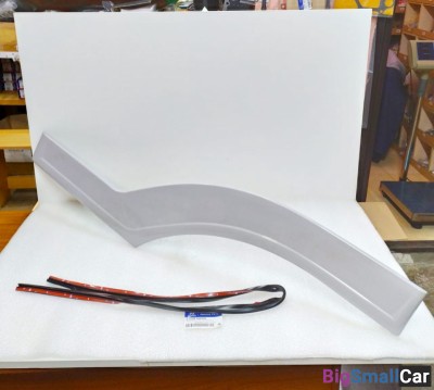 Молдинг двери левой Hyundai HD120 812506A002