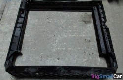 Крепление радиатора лев. (17 Система охлаждения) 17117799761